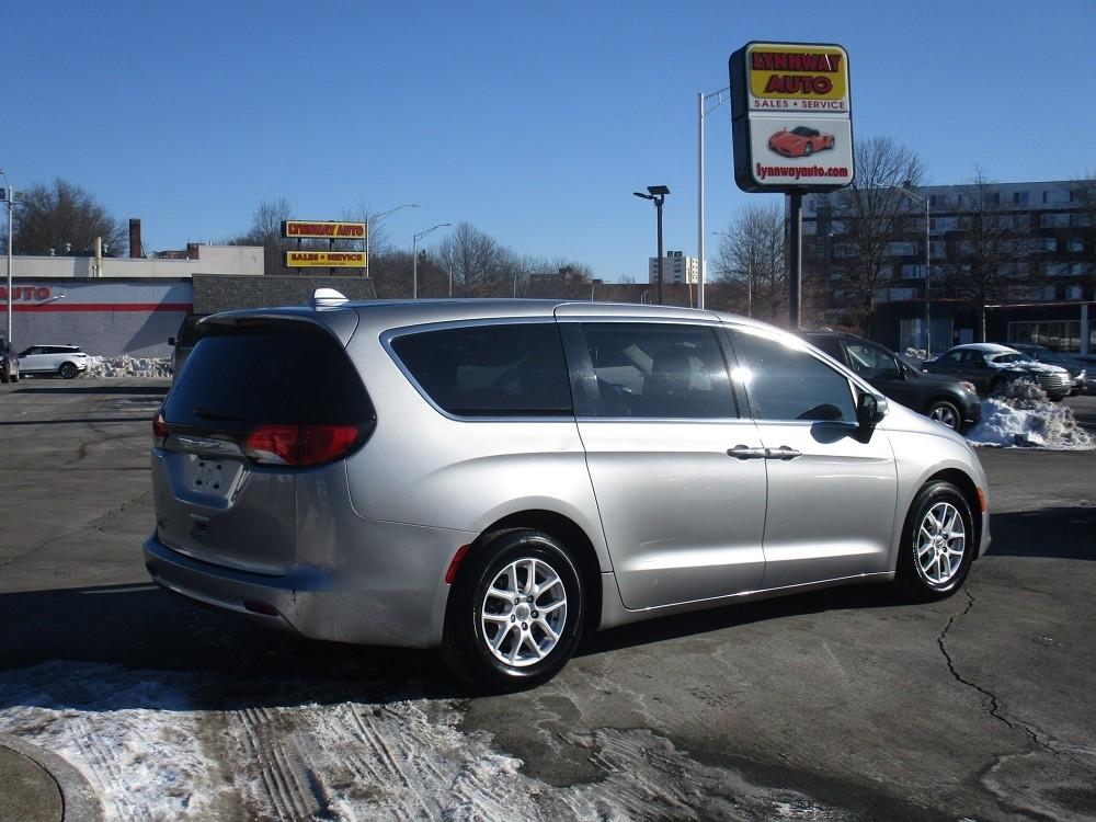 Chrysler Pacifica Touring FWD 2017