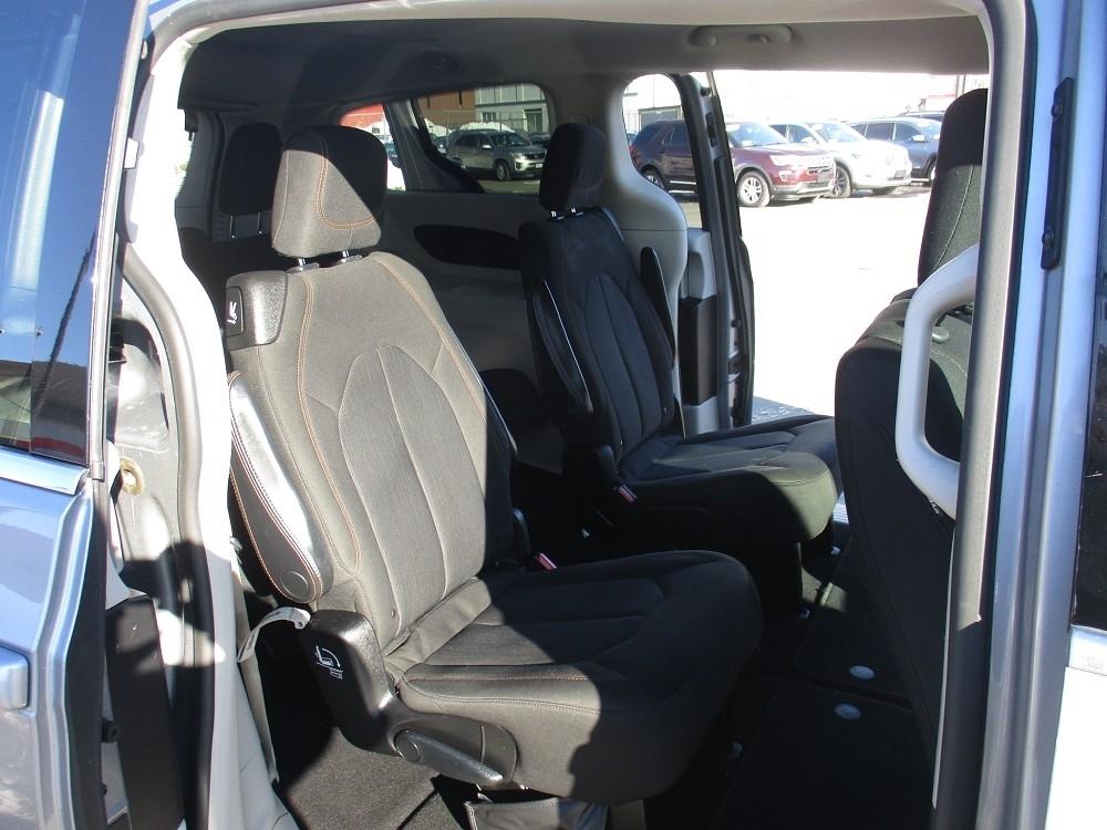 Chrysler Pacifica Touring FWD 2017