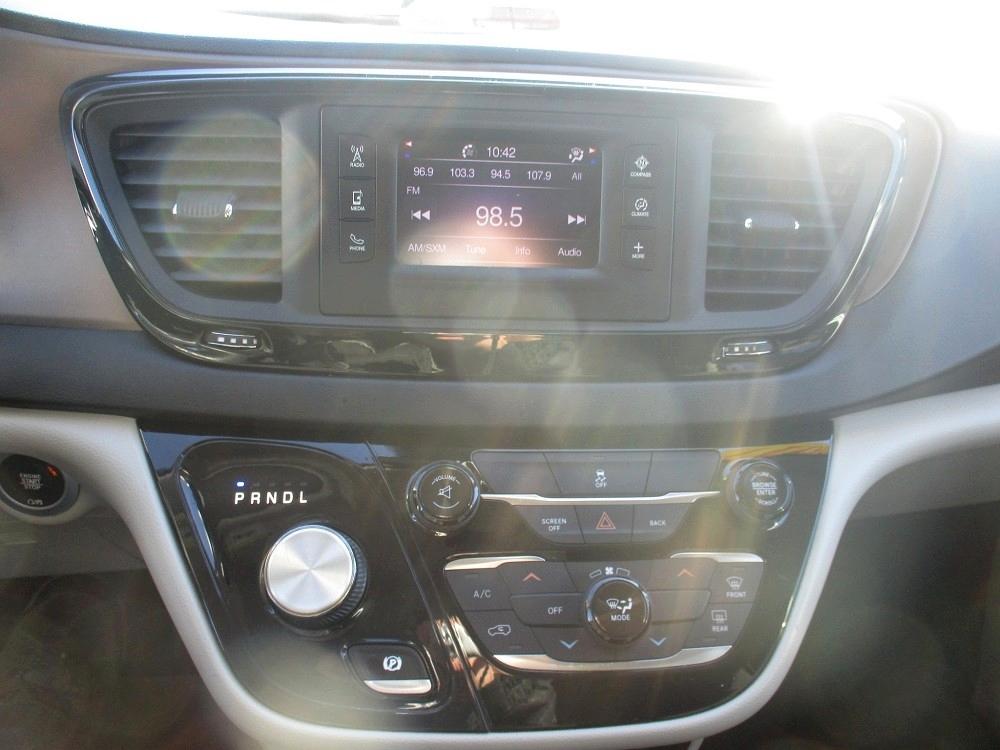 Chrysler Pacifica Touring FWD 2017