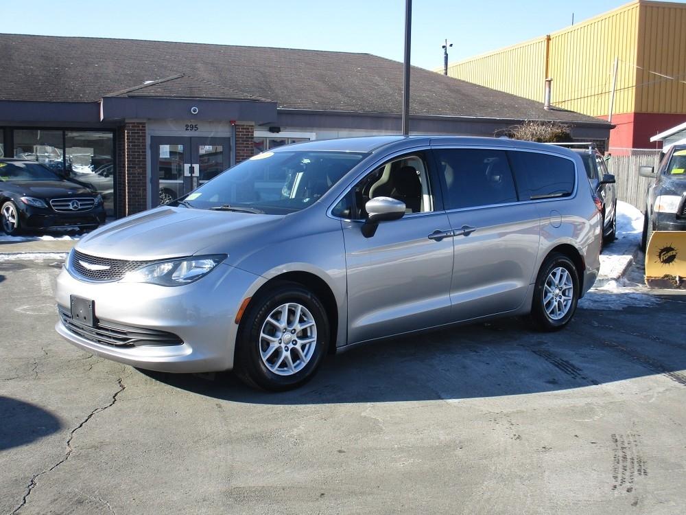 Chrysler Pacifica Touring FWD 2017