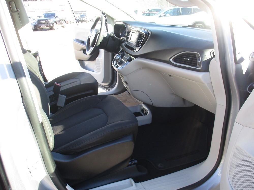 Chrysler Pacifica Touring FWD 2017