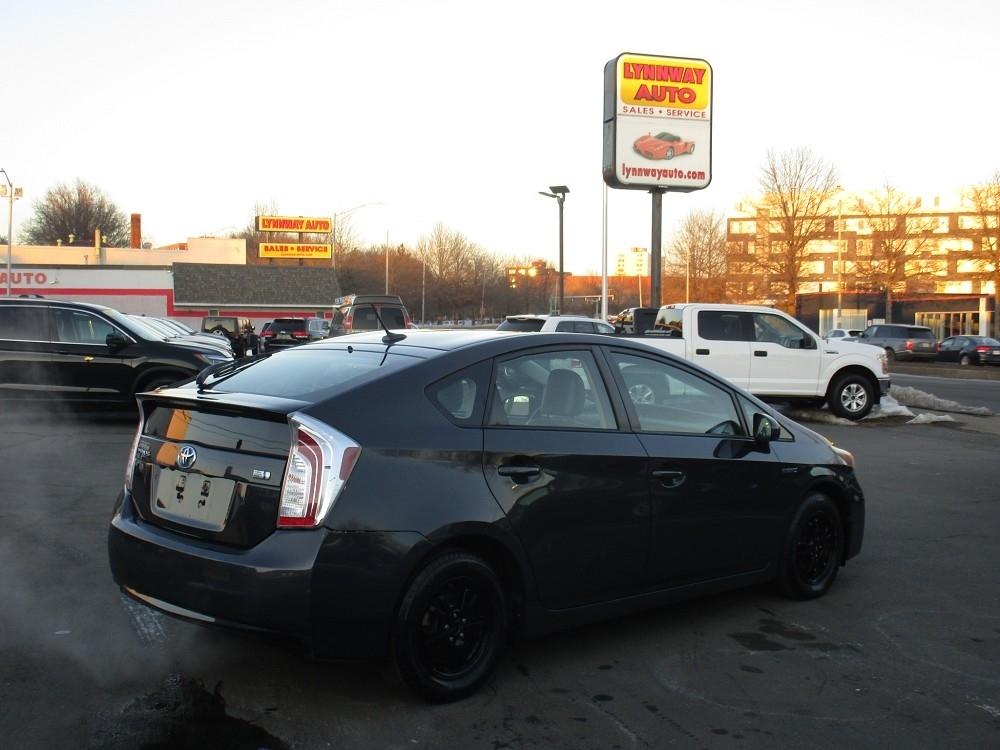 Toyota Prius 5dr HB Persona Series Special Edition (Natl) 2015