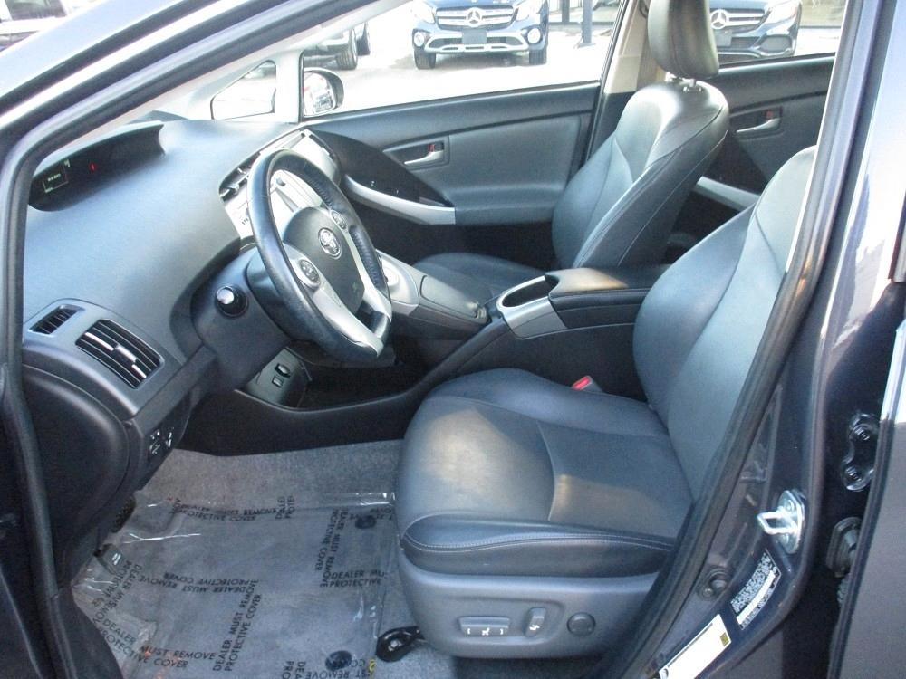 Toyota Prius 5dr HB Persona Series Special Edition (Natl) 2015