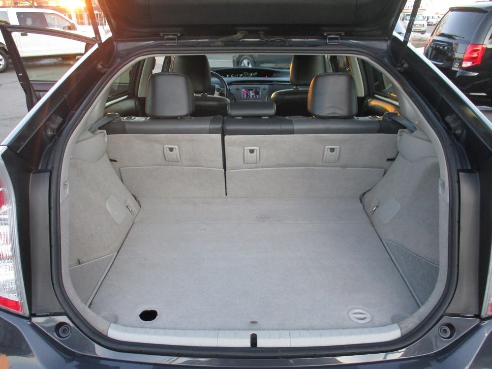 Toyota Prius 5dr HB Persona Series Special Edition (Natl) 2015