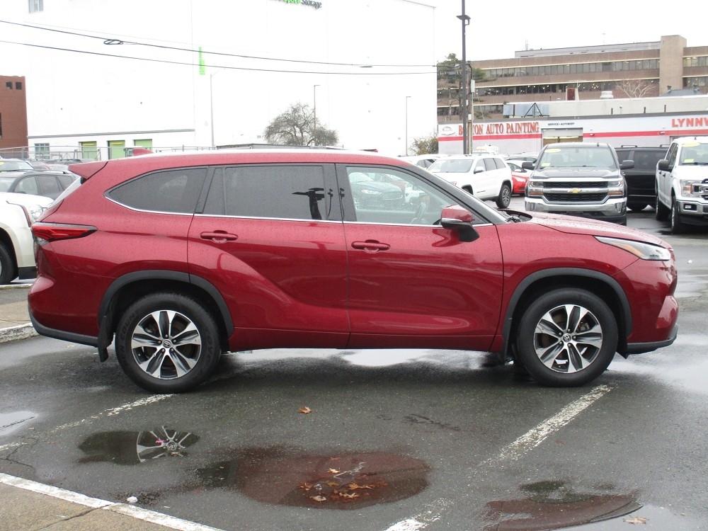 Toyota Highlander XLE AWD (Natl) 2022