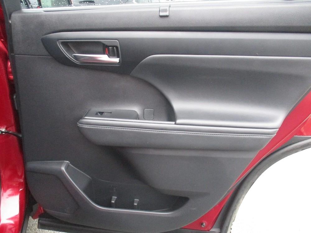 Toyota Highlander XLE AWD (Natl) 2022