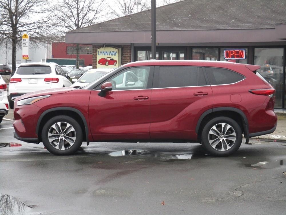Toyota Highlander XLE AWD (Natl) 2022