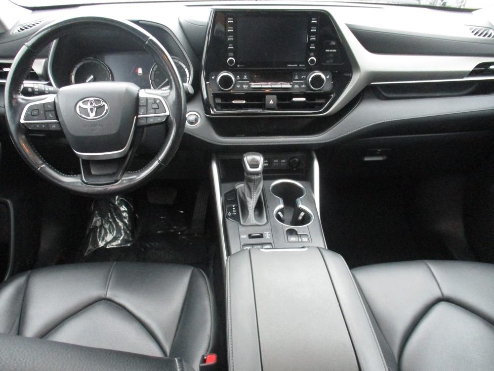 Toyota Highlander XLE AWD (Natl) 2022