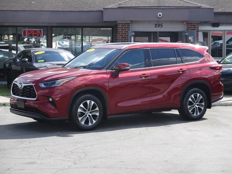 2022 Toyota Highlander XLE AWD (Natl)