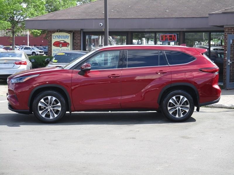 Toyota Highlander XLE AWD (Natl) 2022