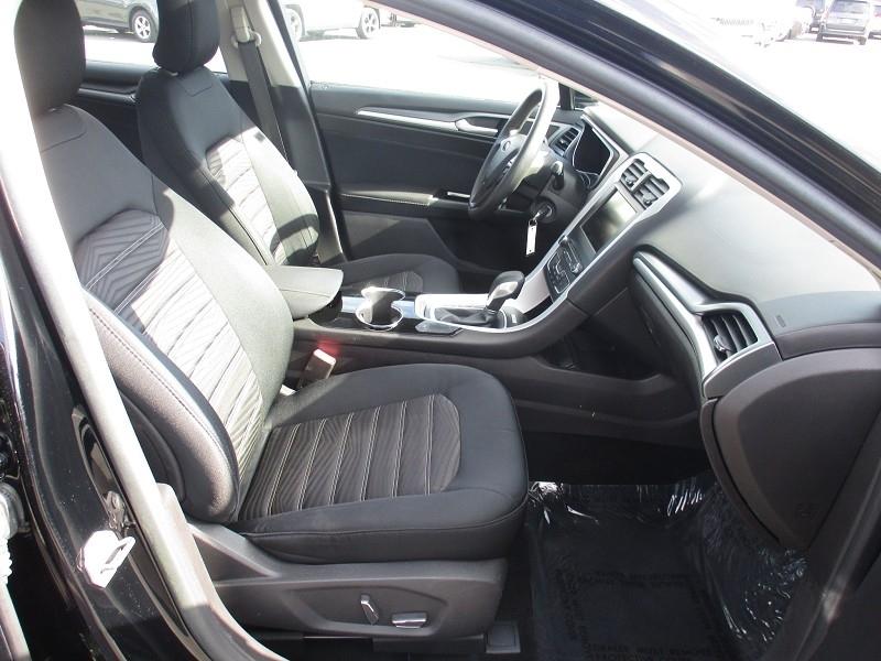 Ford Fusion 4dr Sdn SE FWD 2016