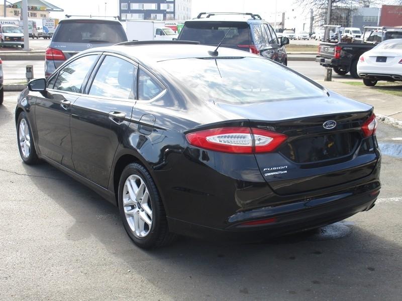 Ford Fusion 4dr Sdn SE FWD 2016