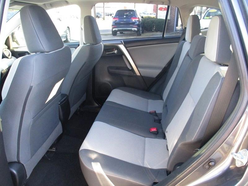 Toyota RAV4 AWD 4dr XLE (Natl) 2015