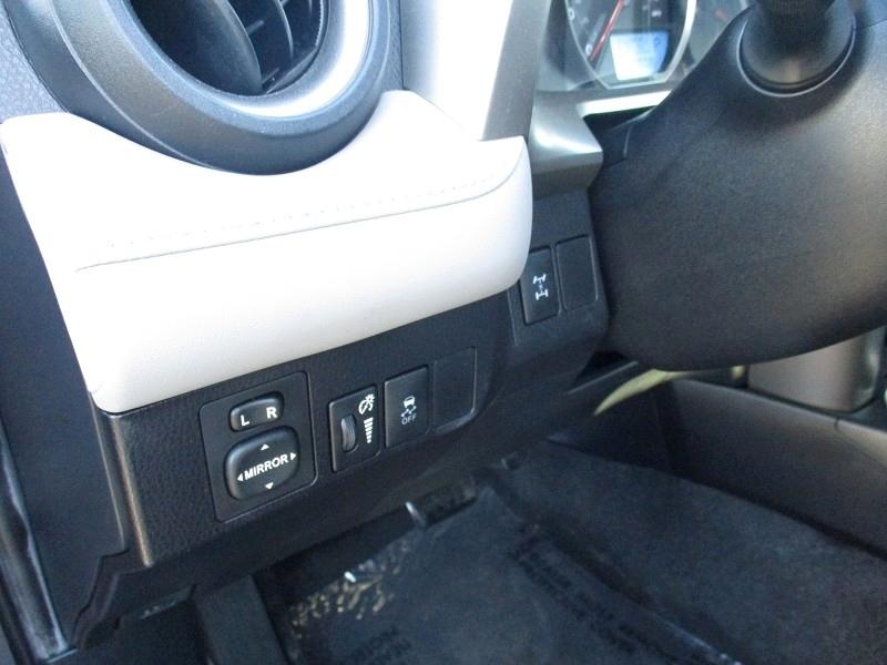 Toyota RAV4 AWD 4dr XLE (Natl) 2015