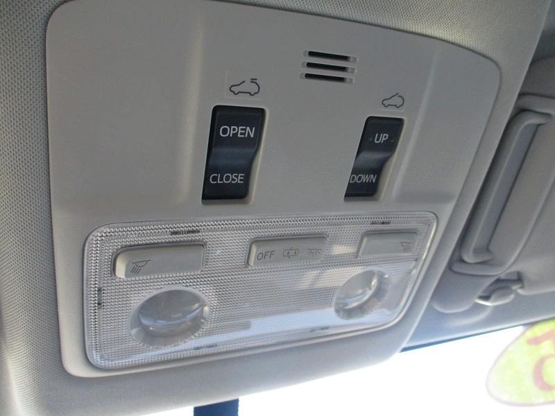 Toyota RAV4 AWD 4dr XLE (Natl) 2015