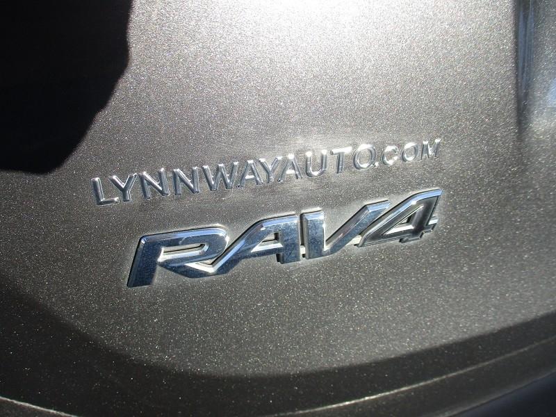 Toyota RAV4 AWD 4dr XLE (Natl) 2015