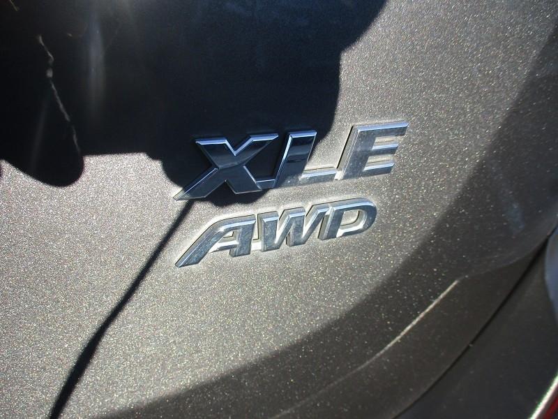 Toyota RAV4 AWD 4dr XLE (Natl) 2015