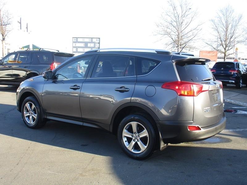Toyota RAV4 AWD 4dr XLE (Natl) 2015