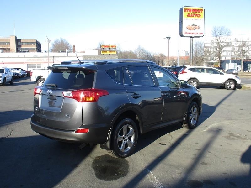 Toyota RAV4 AWD 4dr XLE (Natl) 2015