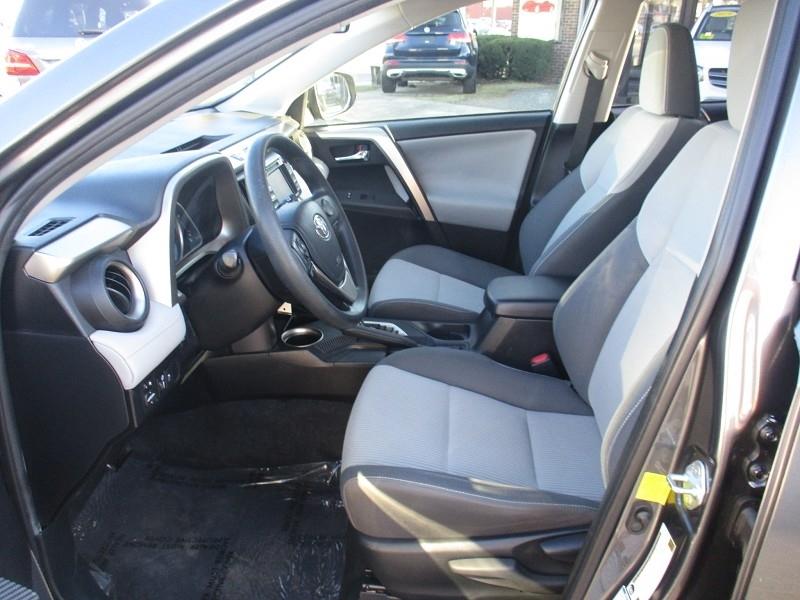 Toyota RAV4 AWD 4dr XLE (Natl) 2015