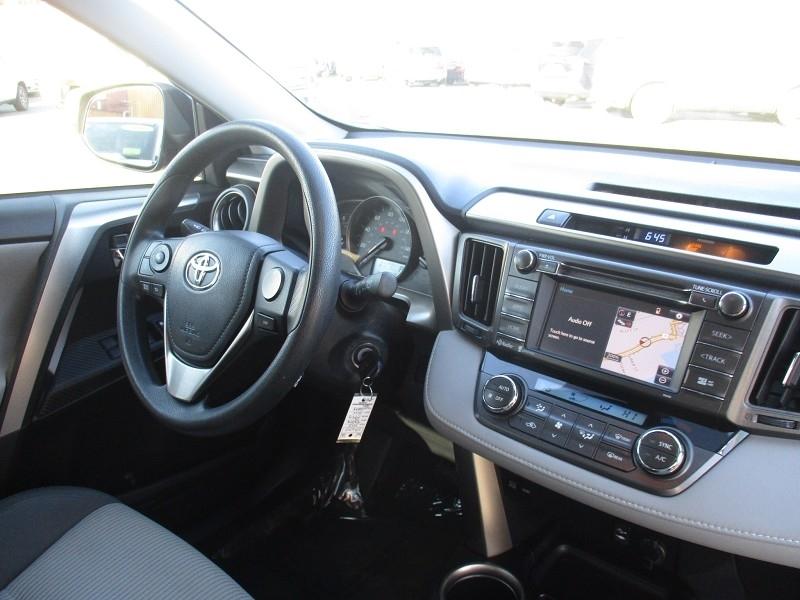 Toyota RAV4 AWD 4dr XLE (Natl) 2015
