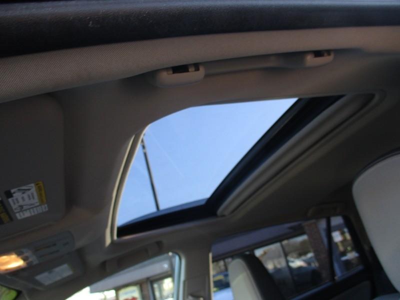 Toyota RAV4 AWD 4dr XLE (Natl) 2015