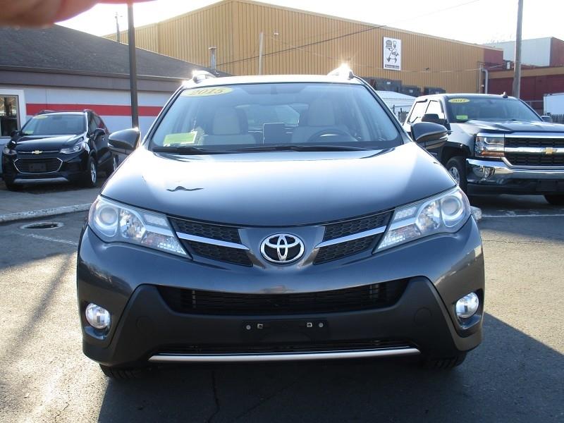 Toyota RAV4 AWD 4dr XLE (Natl) 2015
