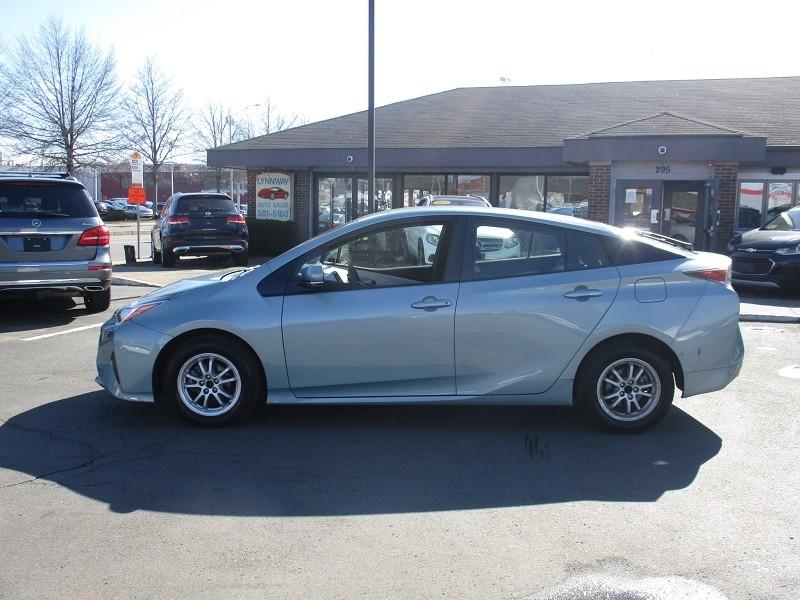 Toyota Prius Three Touring (Natl) 2018