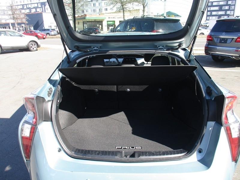 Toyota Prius Three Touring (Natl) 2018