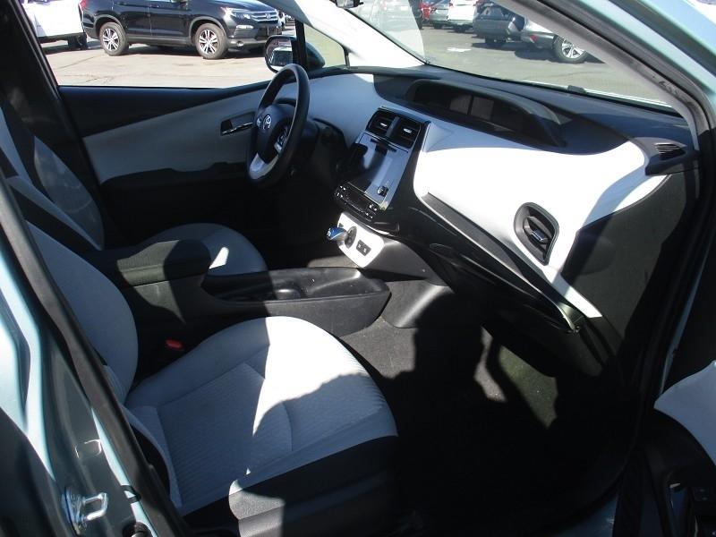 Toyota Prius Three Touring (Natl) 2018