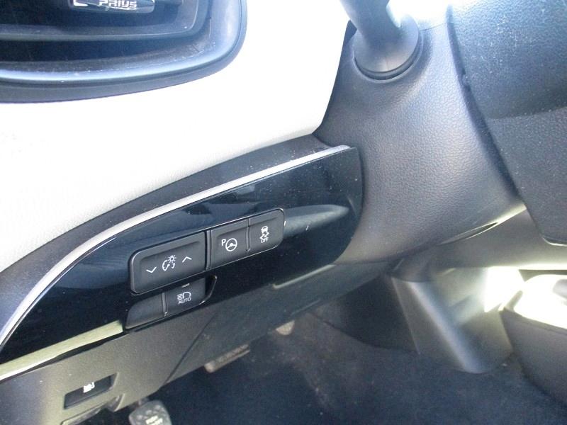 Toyota Prius Three Touring (Natl) 2018