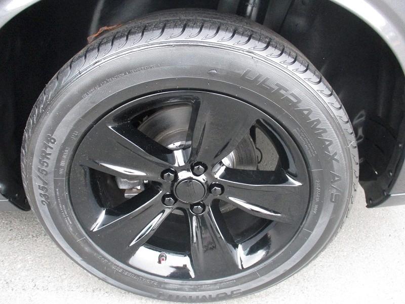 Dodge Challenger SXT RWD 2021