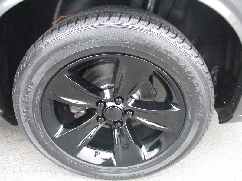 Dodge Challenger SXT RWD 2021