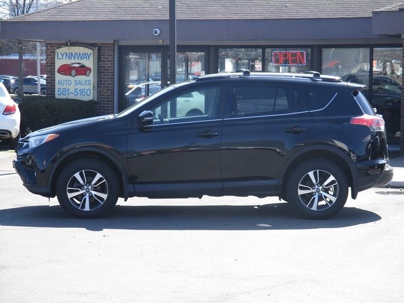 Toyota RAV4 XLE AWD (Natl) 2017