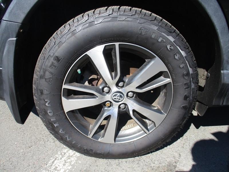 Toyota RAV4 XLE AWD (Natl) 2017