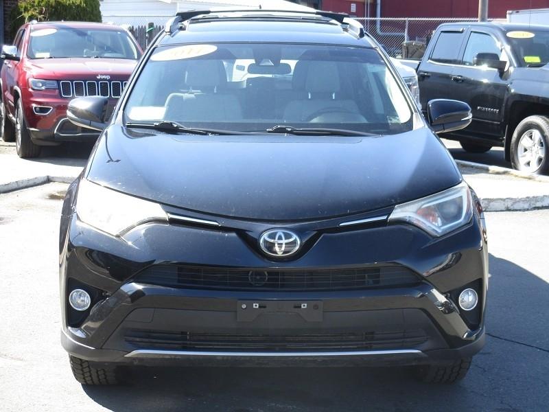 Toyota RAV4 XLE AWD (Natl) 2017