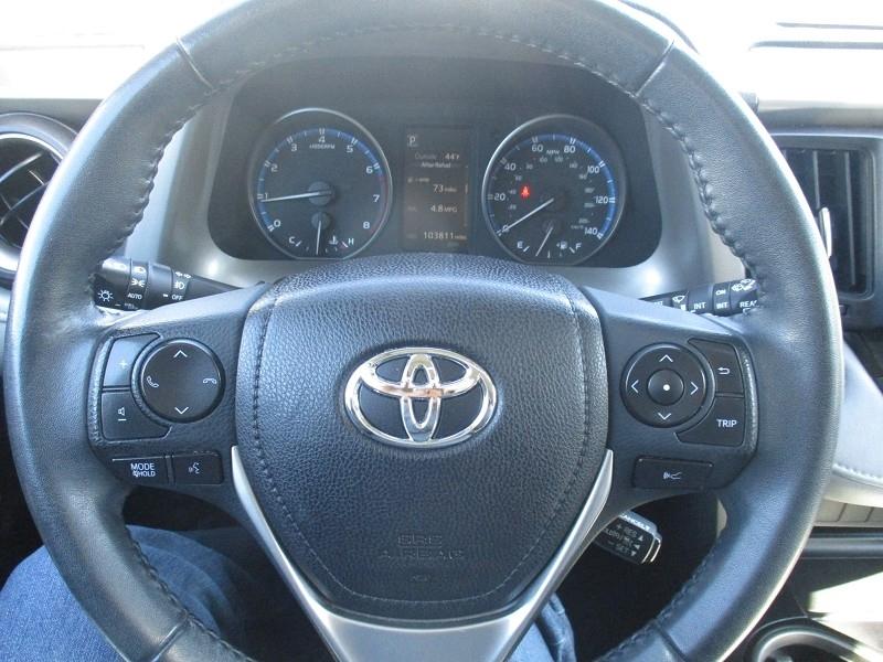 Toyota RAV4 XLE AWD (Natl) 2017