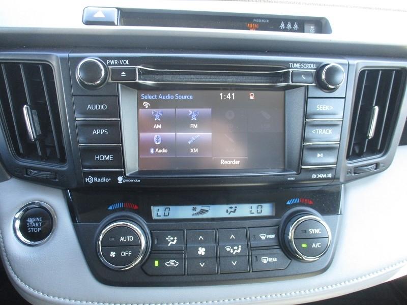 Toyota RAV4 XLE AWD (Natl) 2017