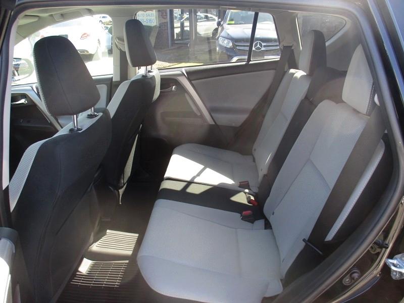 Toyota RAV4 XLE AWD (Natl) 2017