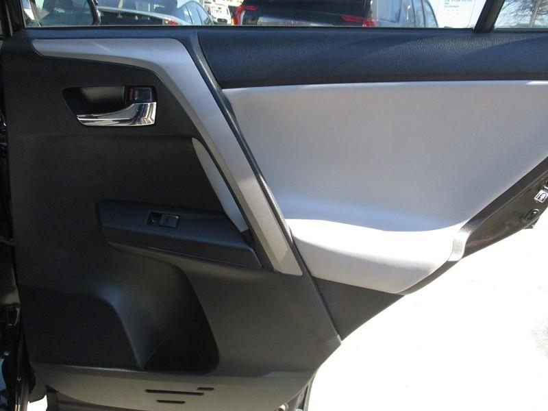 Toyota RAV4 XLE AWD (Natl) 2017