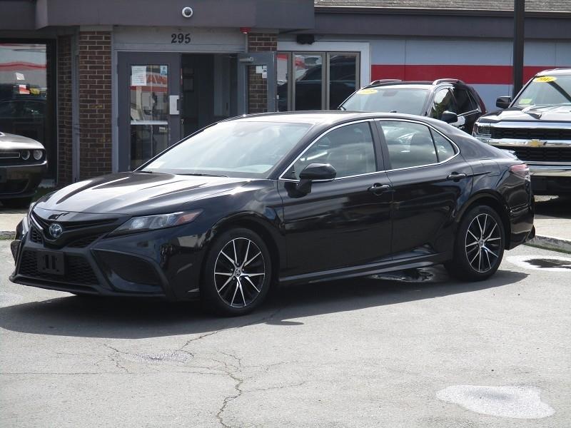 2022 Toyota Camry Hybrid SE CVT (Natl)