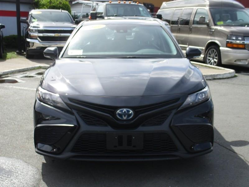 Toyota Camry Hybrid SE CVT (Natl) 2022