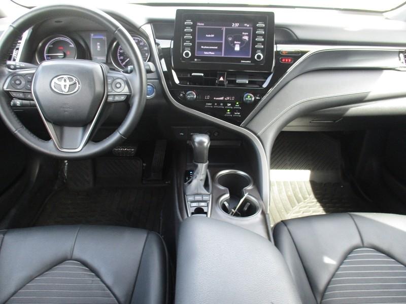 Toyota Camry Hybrid SE CVT (Natl) 2022