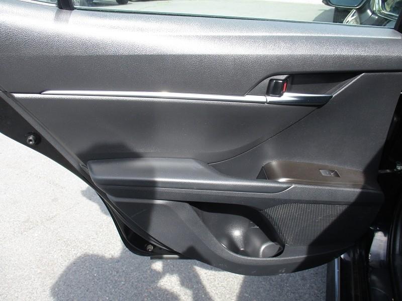 Toyota Camry Hybrid SE CVT (Natl) 2022