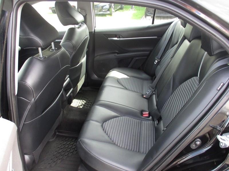 Toyota Camry Hybrid SE CVT (Natl) 2022