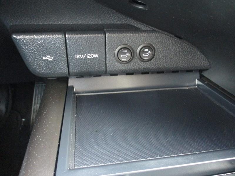 Toyota Camry Hybrid SE CVT (Natl) 2022
