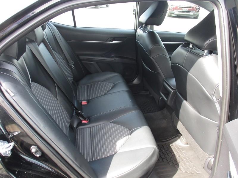 Toyota Camry Hybrid SE CVT (Natl) 2022