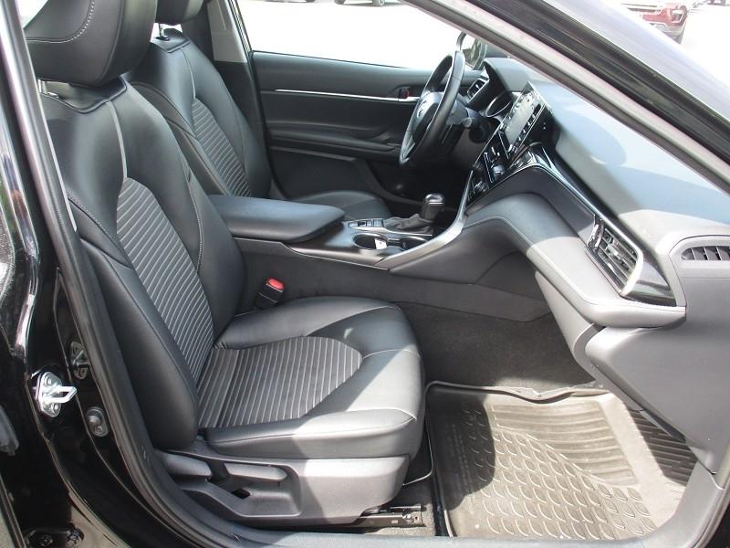 Toyota Camry Hybrid SE CVT (Natl) 2022