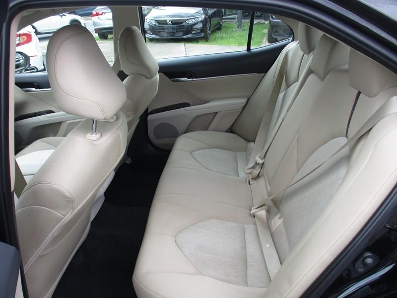 Toyota Camry XLE Auto (Natl) 2019