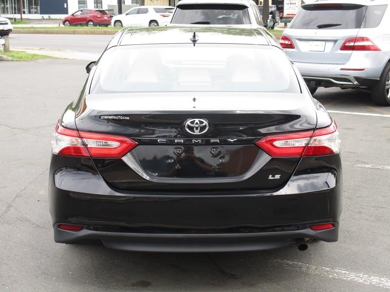 Toyota Camry XLE Auto (Natl) 2019